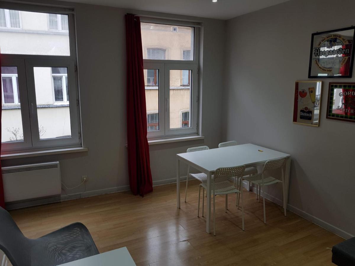 Central Yellow Apartment Brussels Exterior photo