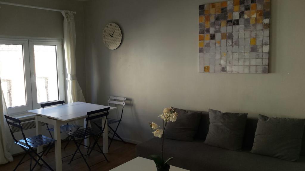 Central Yellow Apartment Brussels Exterior photo